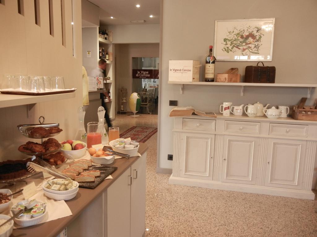 Hotel Le Vigne Di Corvino Casteggio ภายนอก รูปภาพ