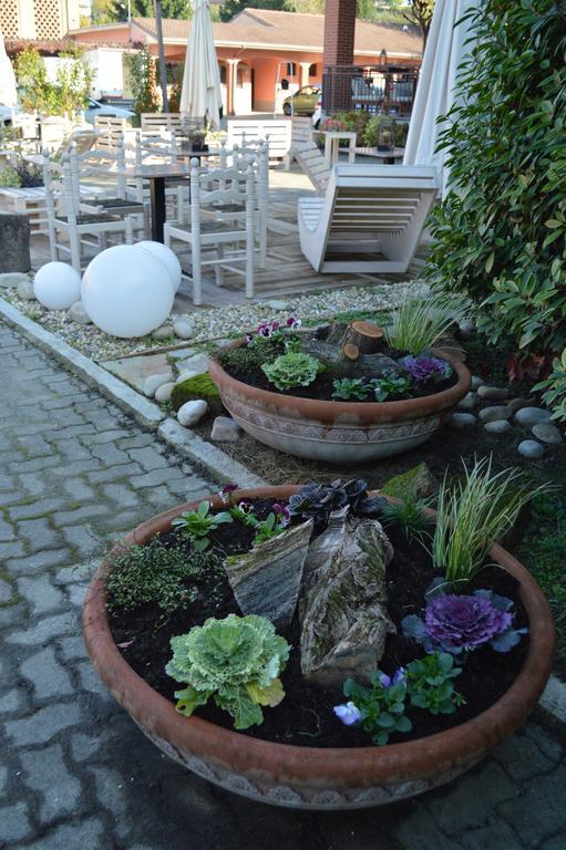 Hotel Le Vigne Di Corvino Casteggio ภายนอก รูปภาพ