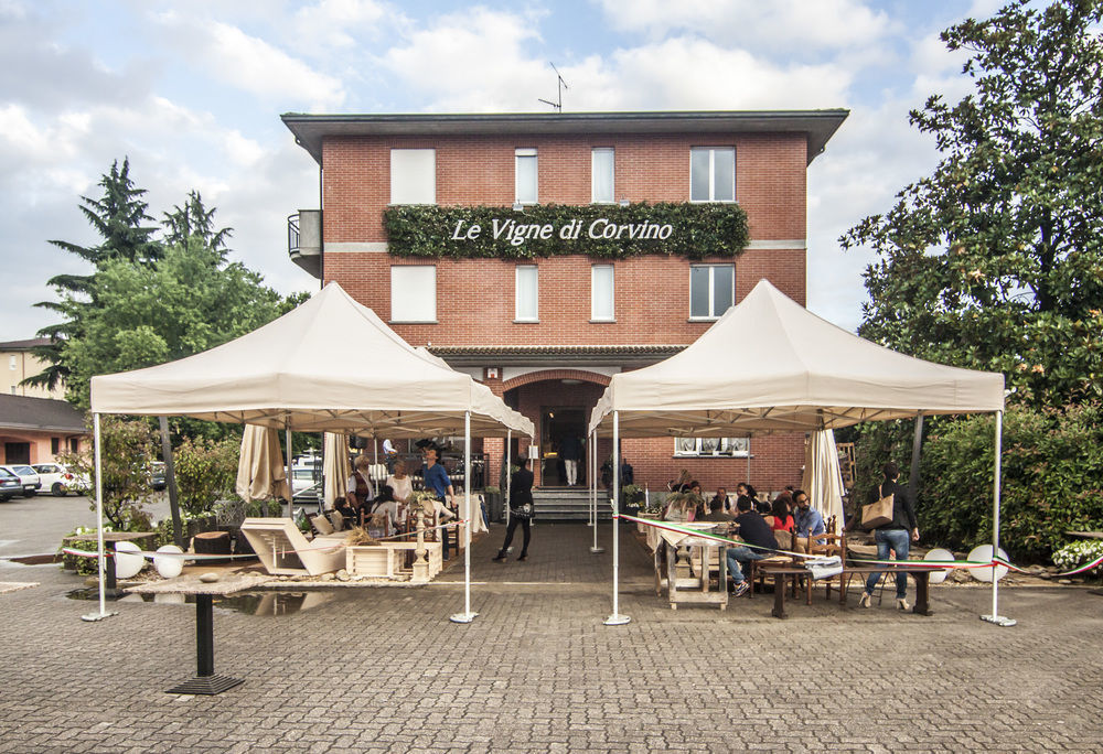 Hotel Le Vigne Di Corvino Casteggio ภายนอก รูปภาพ