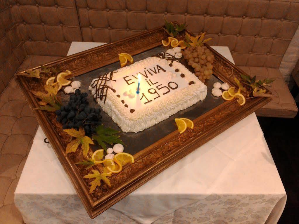 Hotel Le Vigne Di Corvino Casteggio ภายนอก รูปภาพ