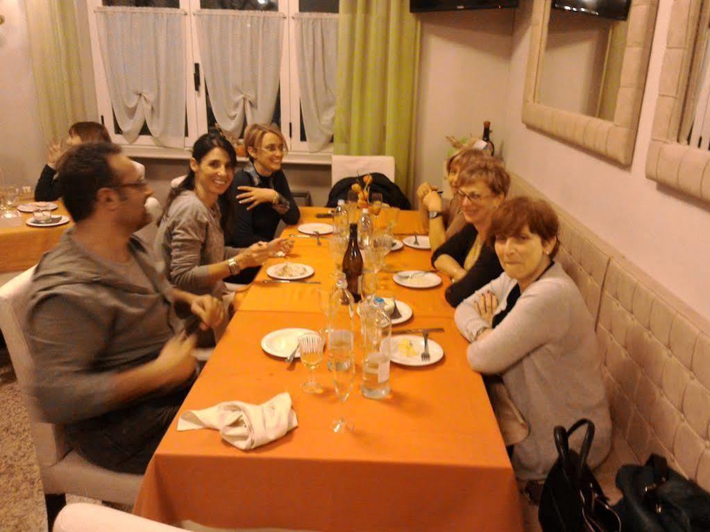 Hotel Le Vigne Di Corvino Casteggio ภายนอก รูปภาพ