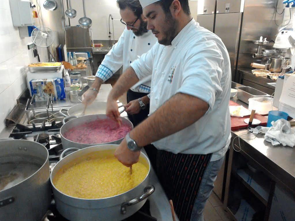 Hotel Le Vigne Di Corvino Casteggio ภายนอก รูปภาพ