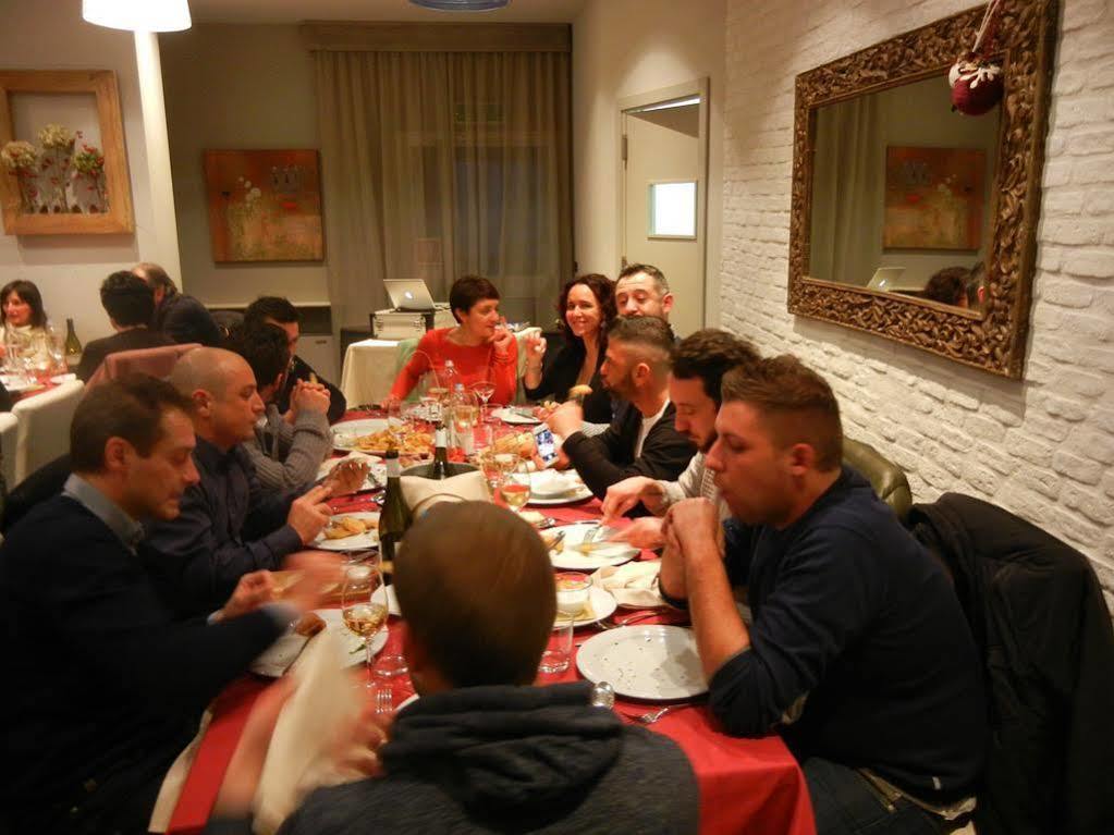 Hotel Le Vigne Di Corvino Casteggio ภายนอก รูปภาพ